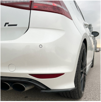 Difusores laterales traseros Oneway compatibles con Volkswagen Golf VII HB R 2013-2016 - Negro brillante