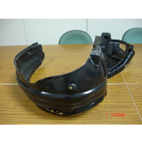 Toyota Avensis 03-*Plastico Pase Rueda Delantero Dch