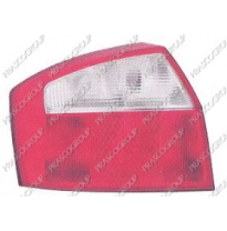 Audi A4 01-*Piloto Tras Izq