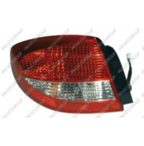 Piloto Trasero Izquierdo Mod. 4 Puertas