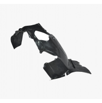 MITSUBISHI COLT 09-*PLASTICO PASE DE RUEDA DELANTERO IZQ