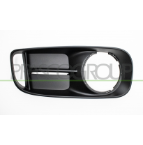 REJILLA DERECHA PARAGOLPES-GRANULADA-NEGRA CON AGUJEROS ANTINIEBLA