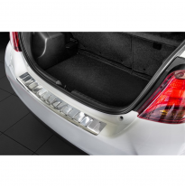 Protector paragolpes trasero acero inox Toyota Yaris III Facelift 2014- &#039;Ribs&#039;