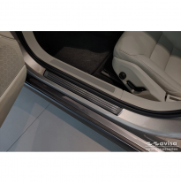Protectores de umbral de puerta de acero inoxidable negro aptos para Volvo V90 y V90 Cross Country 2016- - &#039;Lines&#039; - 4 piezas
