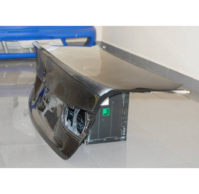 Portón Carbono BMW F30 / F80 CSL Fibra de Carbono