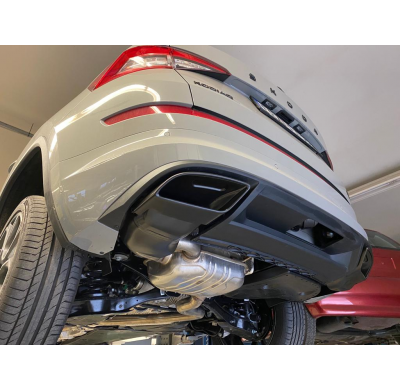 Tubo de escape con revestimiento negro Skoda Kodiaq RS