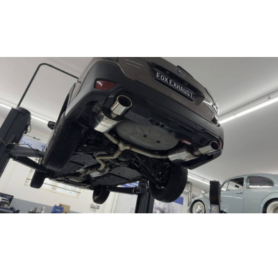 Subaru Outback BT con inserto trasero negro brillante Silenciador trasero Fox exhaust