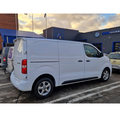 Alerón de techo V.2 Puertas de granero Toyota Proace Mk3 (2016-) Motordrome
