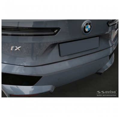 Protector de parachoques trasero de acero inoxidable negro mate para BMW iX (I20) 2021- 'Ribs'.