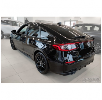 Protector de parachoques trasero en acero inoxidable negro para Honda Civic XI HB 2022- 'Ribs'.