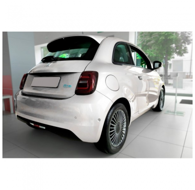Protector de parachoques trasero en carbono 3D real para Fiat 500e 2020- 'Ribs'.