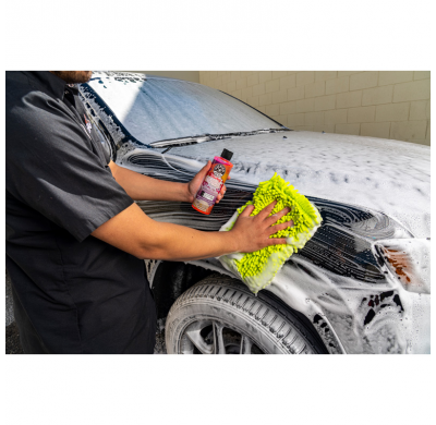 Limpiador de autos con espuma de nieve Sticky Snowball de Chemical Guys (473 ml)
