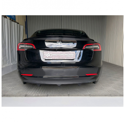 Faldón de parachoques trasero Motordrome (difusor) para Tesla Model 3 2017-2023 (ABS Negro Brillante)