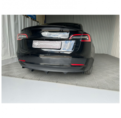 Faldón de parachoques trasero Motordrome (difusor) para Tesla Model 3 2017-2023 (ABS Negro Brillante)