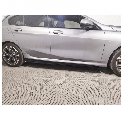 Kit de faldones laterales Motordrome V.1 para BMW Serie 1 (F70) M-Sport/M135 2024- (ABS negro brillante)