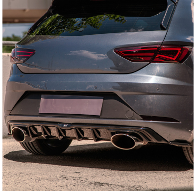 Kit de carrocería completo Oneway compatible con Seat Leon (5F) HB 5 puertas FR Facelift 2017-2020 - Negro brillante Oneway