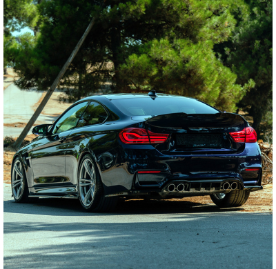 Kit de carrocería completo Oneway compatible con BMW M4 F82 (2014-2021) - Negro brillante Oneway