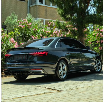 Faldones laterales Oneway Set compatibles con Audi A4 (B9) Sedán/Avant Facelift 2019-2024 - Negro brillante Oneway