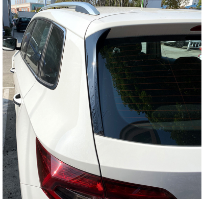 Añadidos laterales para ventana trasera para Skoda Karoq (NU7) 2017- (ABS negro brillante)