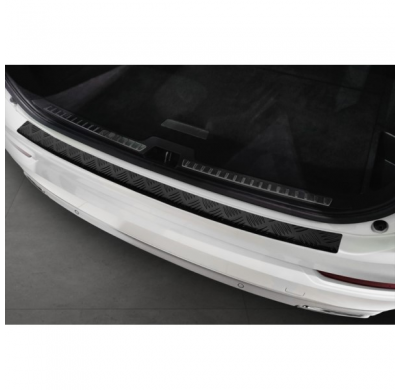 Protector de parachoques trasero de aluminio negro mate adecuado para Volvo XC90 II 2015- 'Riffled Plate'.