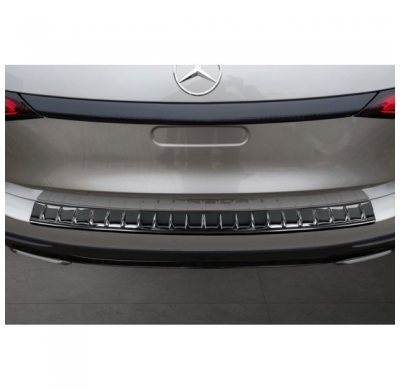 Protector de parachoques trasero de acero inoxidable con espejo negro para Mercedes GLC II (X254) 2022- 'Ribs'.